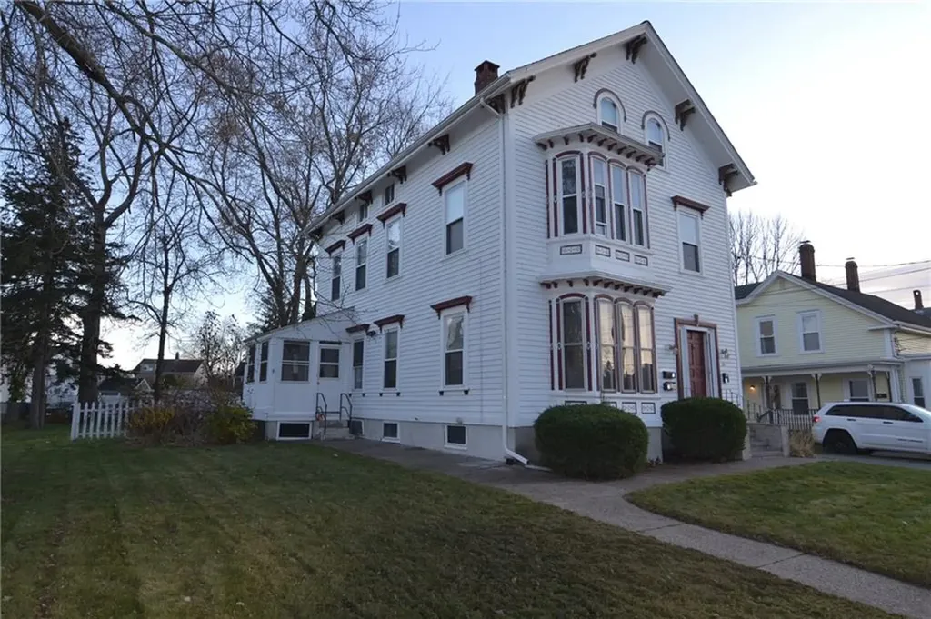 24 Arnold Street Lincoln RI 02865