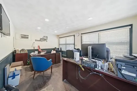 60 Knight Street Warwick RI 02886