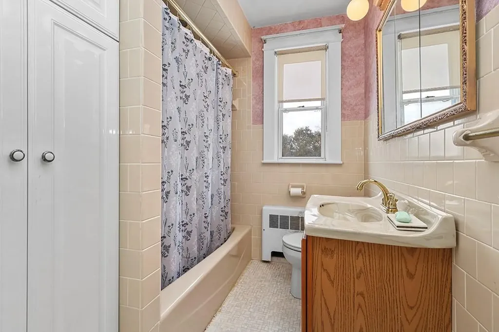 72 Hilltop Avenue Providence RI 02908