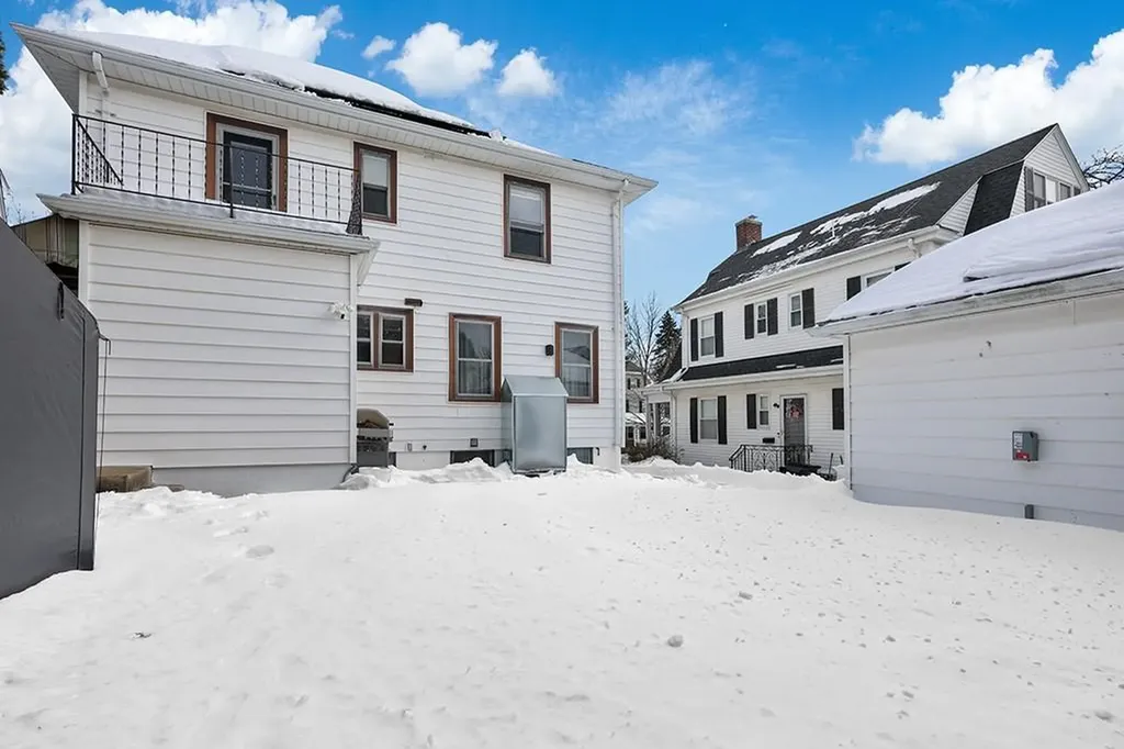 72 Hilltop Avenue Providence RI 02908