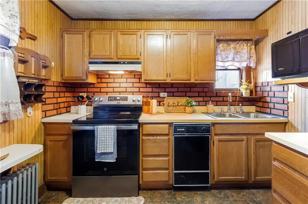 885 Eddie Dowling Highway North Smithfield RI 02896