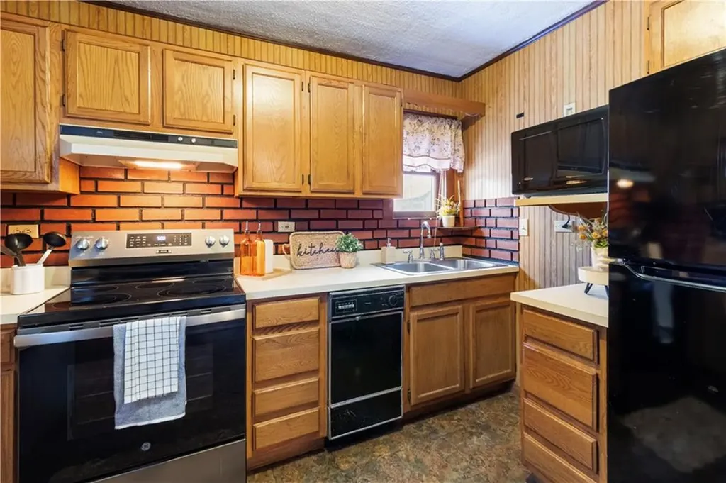 885 Eddie Dowling Highway North Smithfield RI 02896