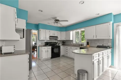 20 Morrison Avenue Middletown RI 02840