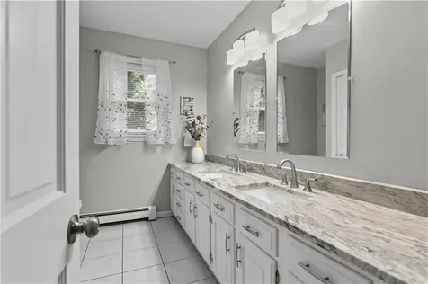 20 Morrison Avenue Middletown RI 02840