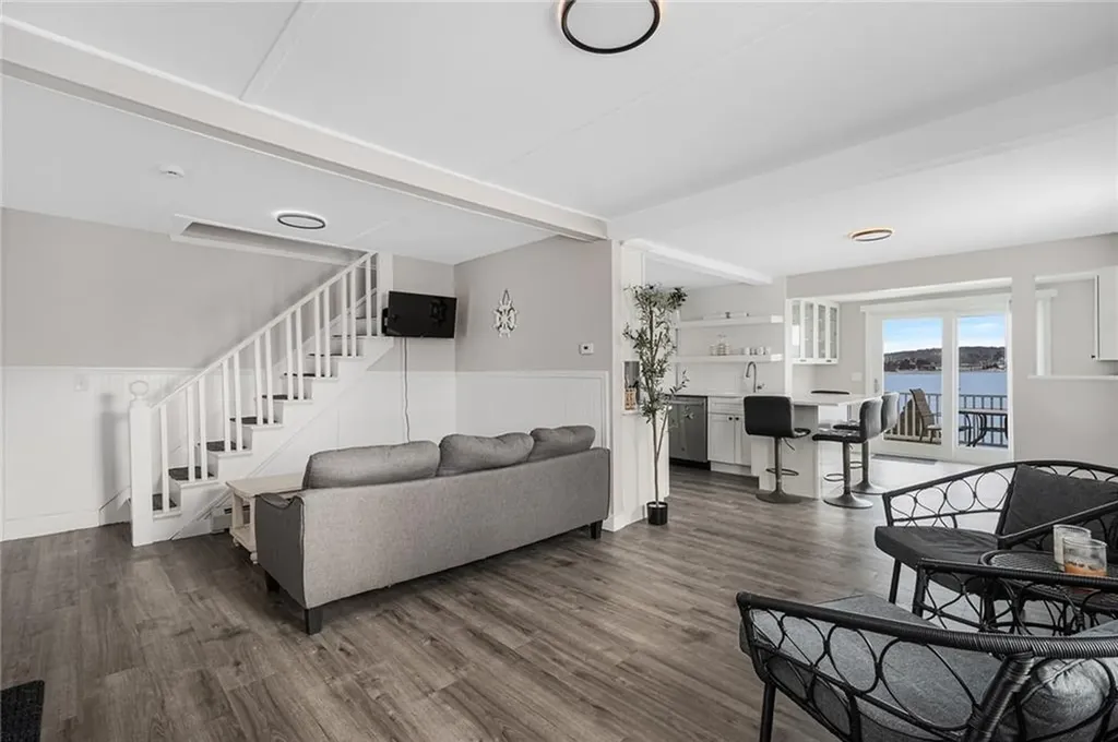 47 Cedar Avenue Portsmouth RI 02871