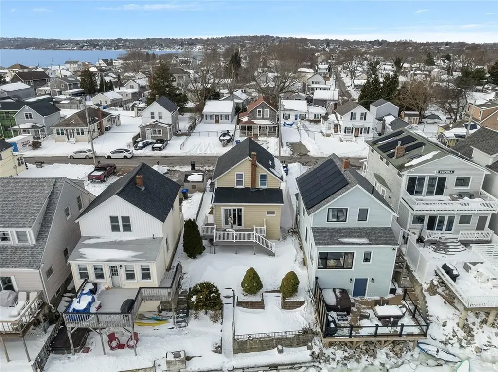 47 Cedar Avenue Portsmouth RI 02871