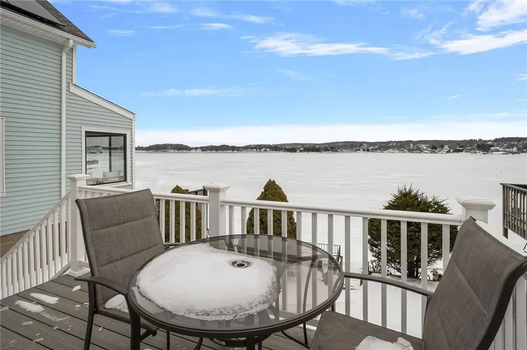 47 Cedar Avenue Portsmouth RI 02871