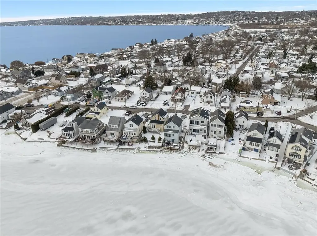 47 Cedar Avenue Portsmouth RI 02871