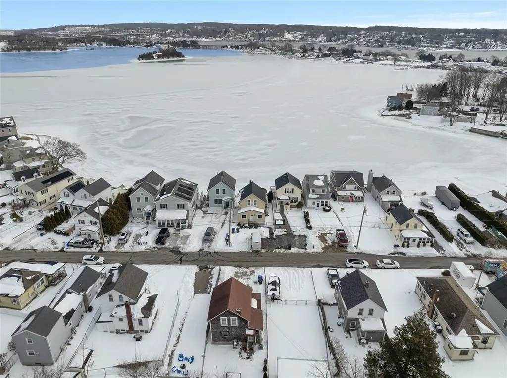 47 Cedar Avenue Portsmouth RI 02871