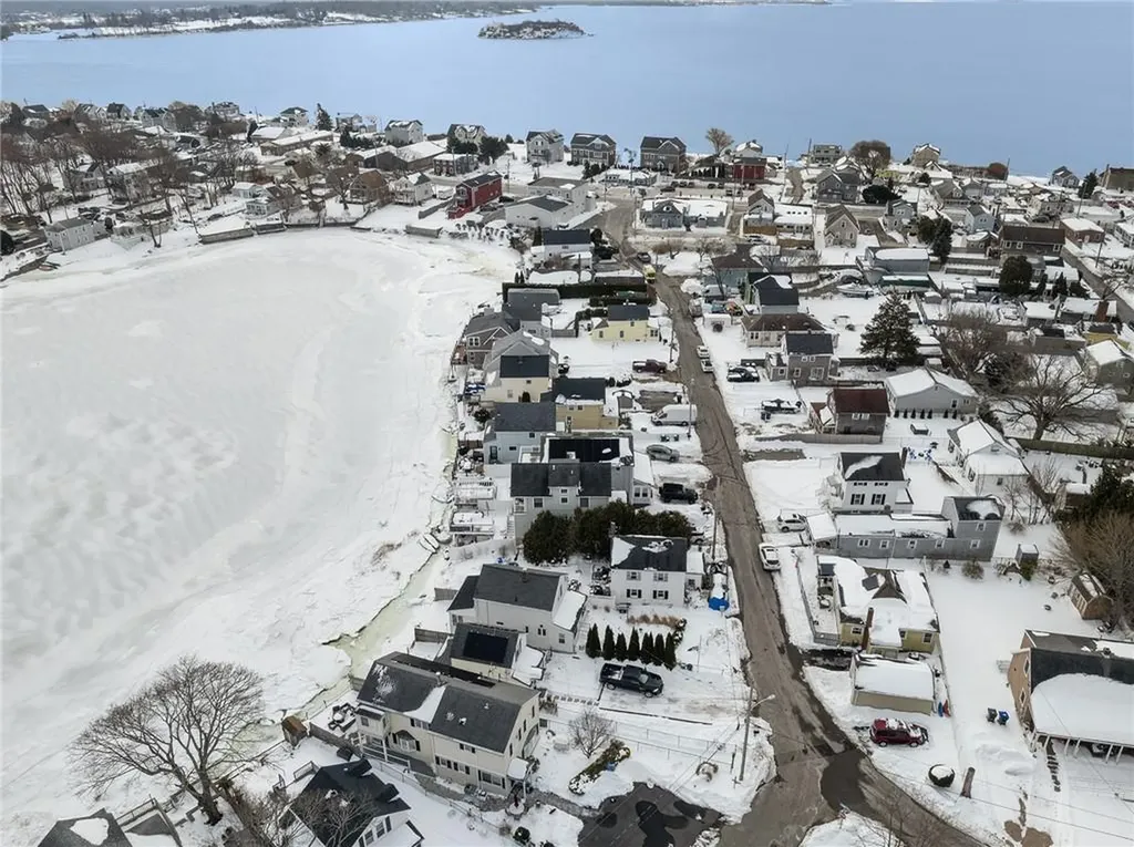 47 Cedar Avenue Portsmouth RI 02871