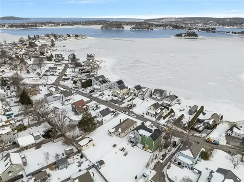 47 Cedar Avenue Portsmouth RI 02871