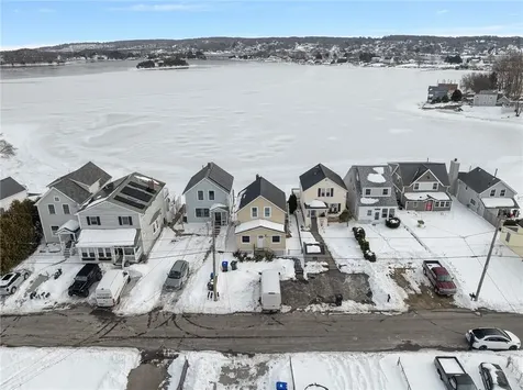 47 Cedar Avenue Portsmouth RI 02871