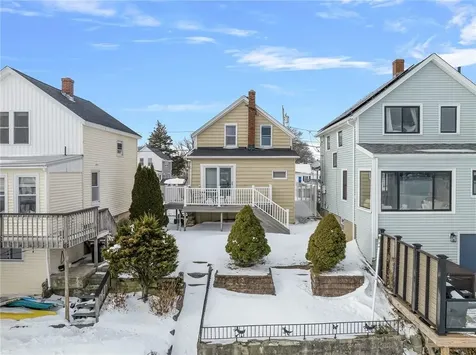 47 Cedar Avenue Portsmouth RI 02871