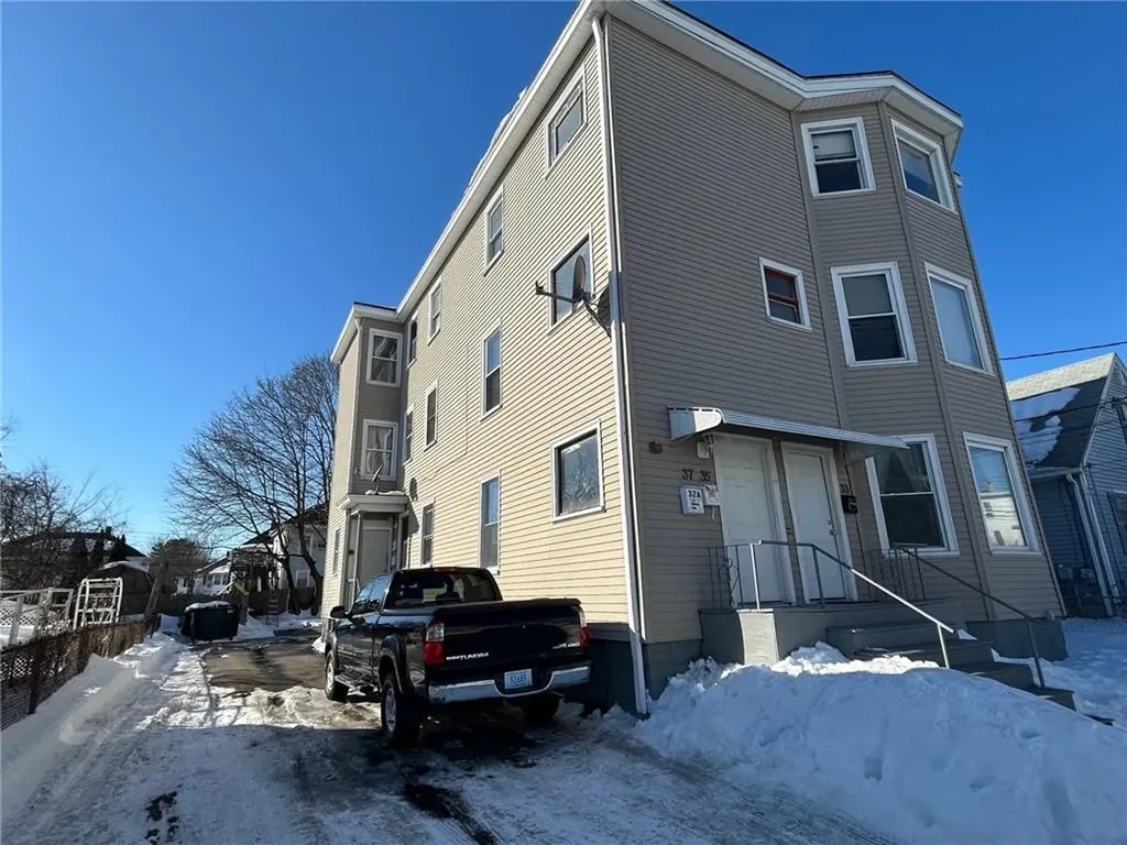 33 37 Home Street West Warwick RI 02893