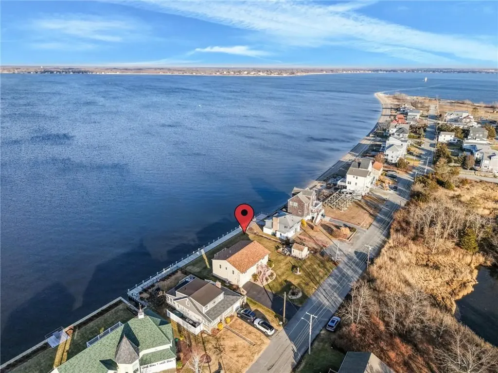 240 Shawomet Avenue Warwick RI 02889