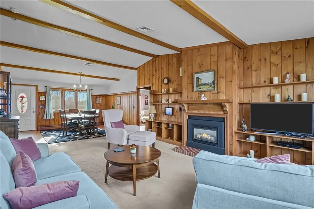 240 Shawomet Avenue Warwick RI 02889