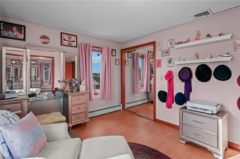 240 Shawomet Avenue Warwick RI 02889