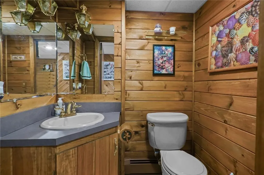 240 Shawomet Avenue Warwick RI 02889