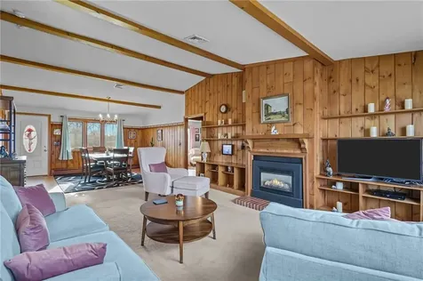 240 Shawomet Avenue Warwick RI 02889