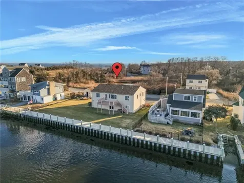 240 Shawomet Avenue Warwick RI 02889