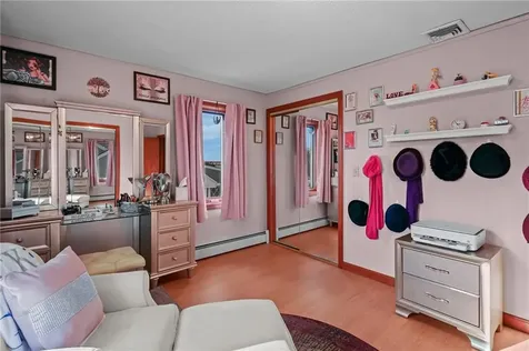 240 Shawomet Avenue Warwick RI 02889