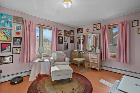 240 Shawomet Avenue Warwick RI 02889