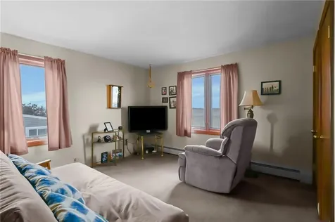 240 Shawomet Avenue Warwick RI 02889