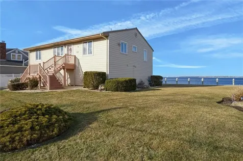 240 Shawomet Avenue Warwick RI 02889