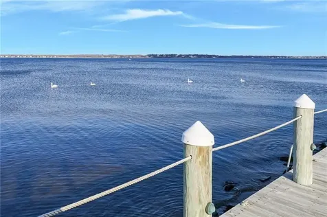 240 Shawomet Avenue Warwick RI 02889