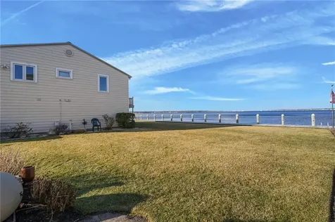 240 Shawomet Avenue Warwick RI 02889