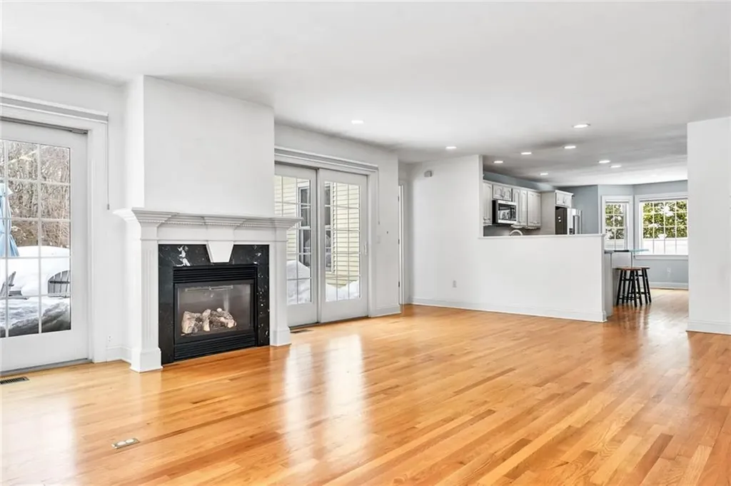 15 Jessica Lane South Kingstown RI 02879