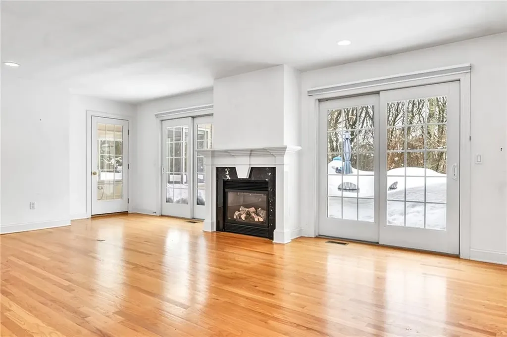 15 Jessica Lane South Kingstown RI 02879