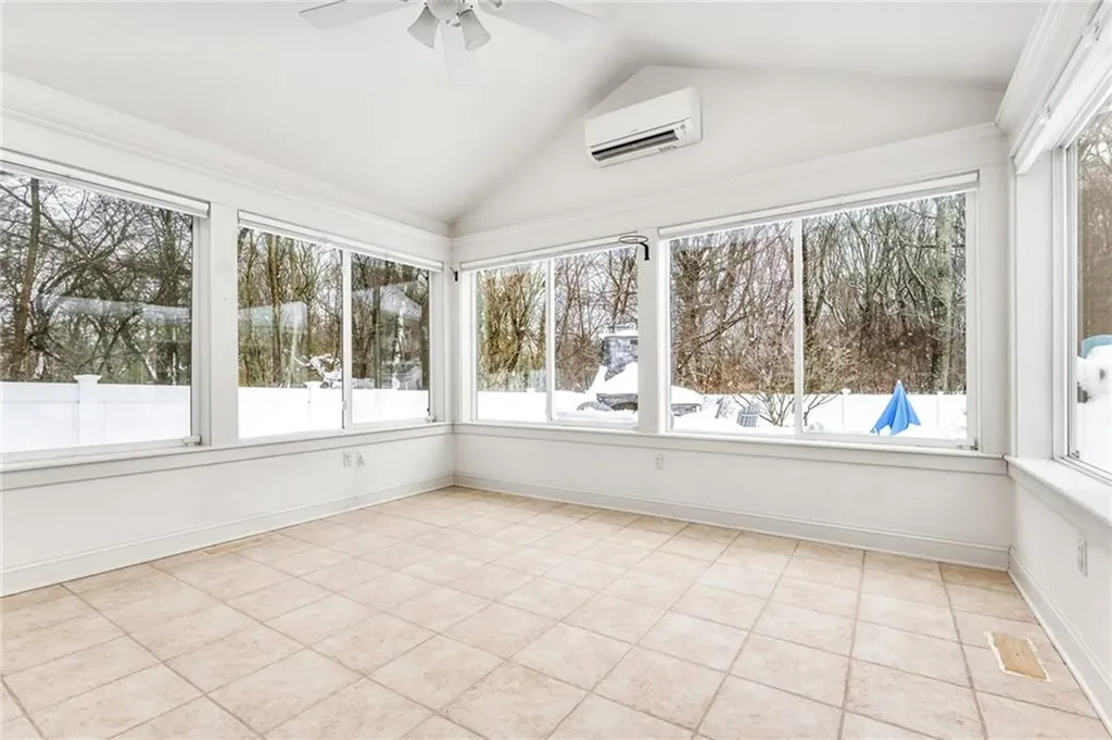 15 Jessica Lane South Kingstown RI 02879