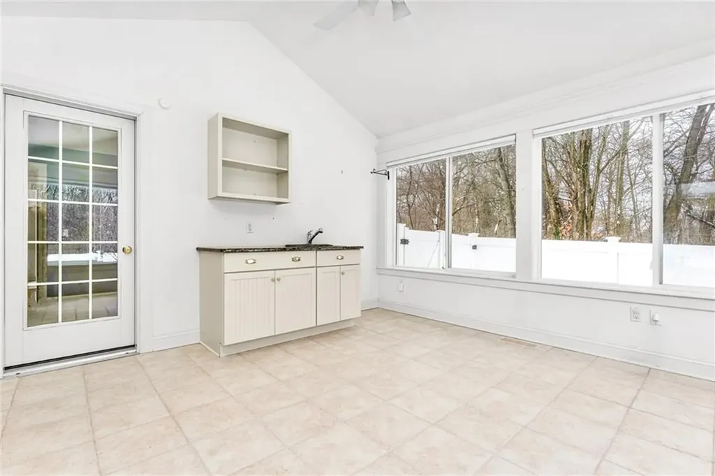 15 Jessica Lane South Kingstown RI 02879