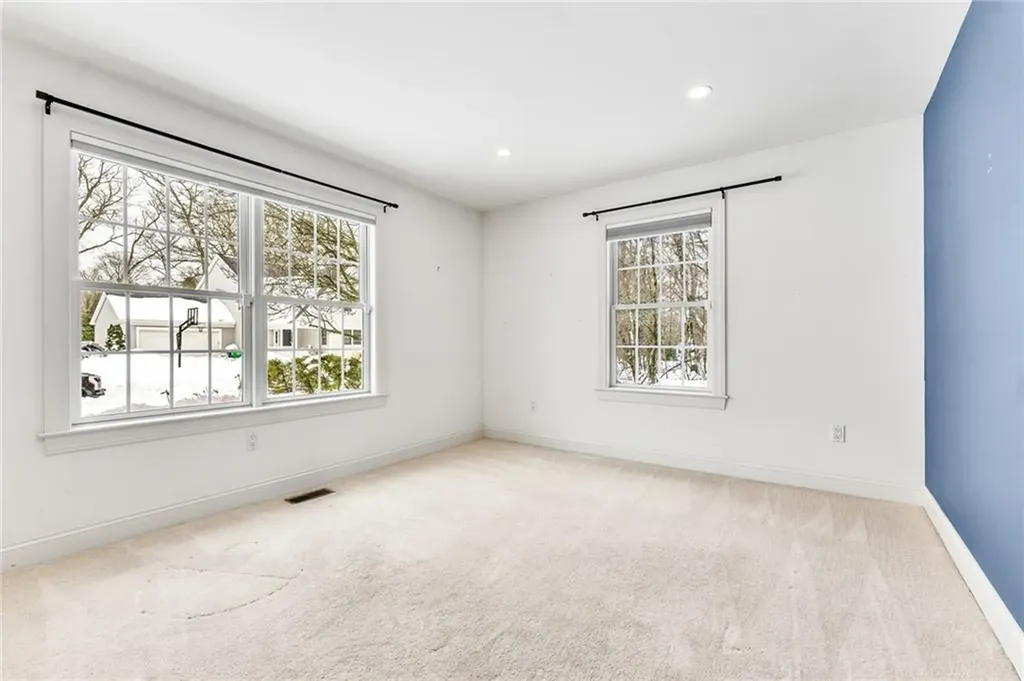 15 Jessica Lane South Kingstown RI 02879