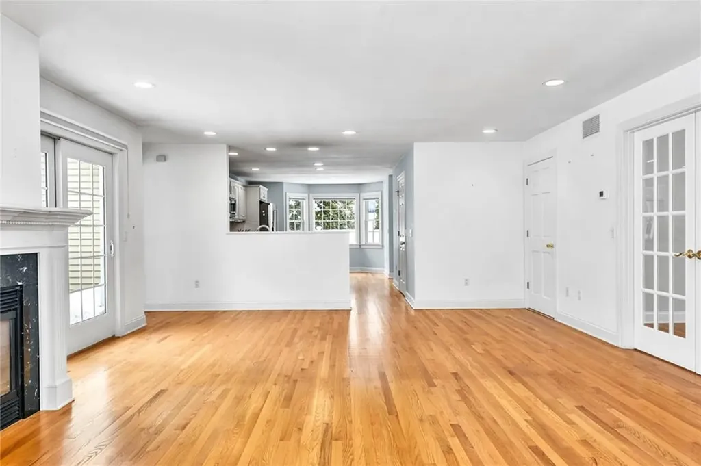 15 Jessica Lane South Kingstown RI 02879