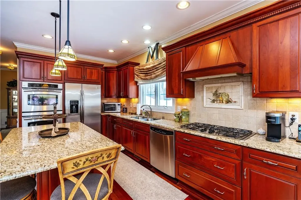 11 Nottingham Drive Scituate RI 02831