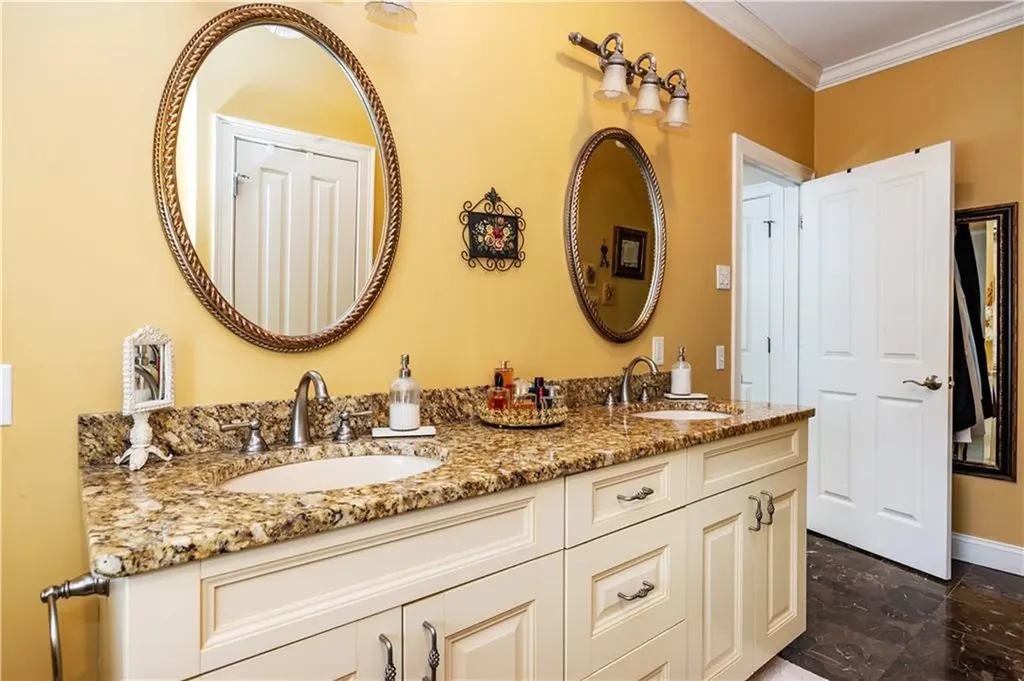 11 Nottingham Drive Scituate RI 02831