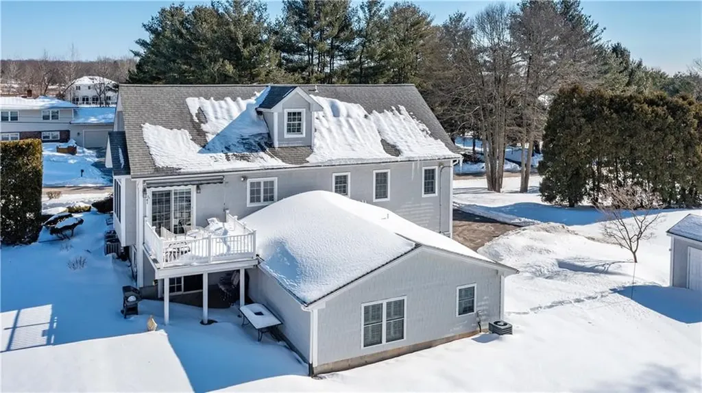 11 Nottingham Drive Scituate RI 02831