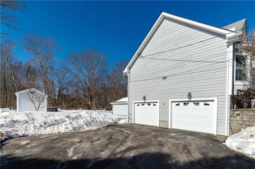 11 Nottingham Drive Scituate RI 02831