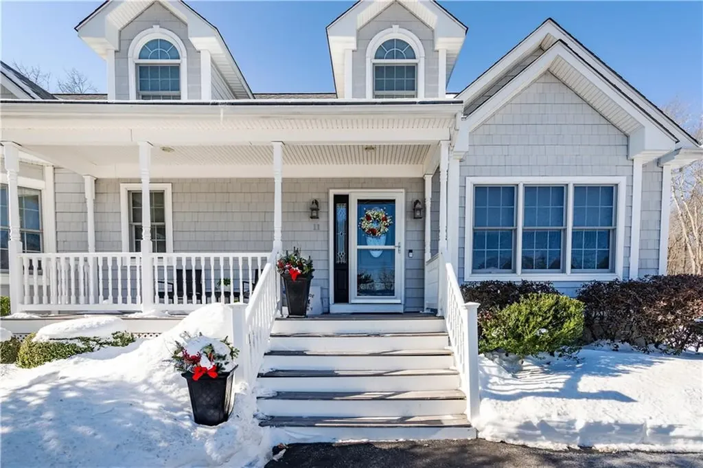 11 Nottingham Drive Scituate RI 02831