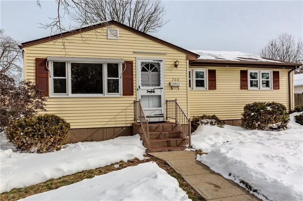 266 Vineyard Road Warwick RI 02889