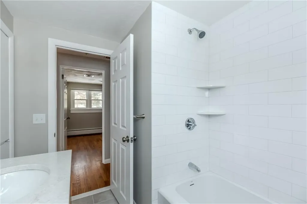 266 Vineyard Road Warwick RI 02889