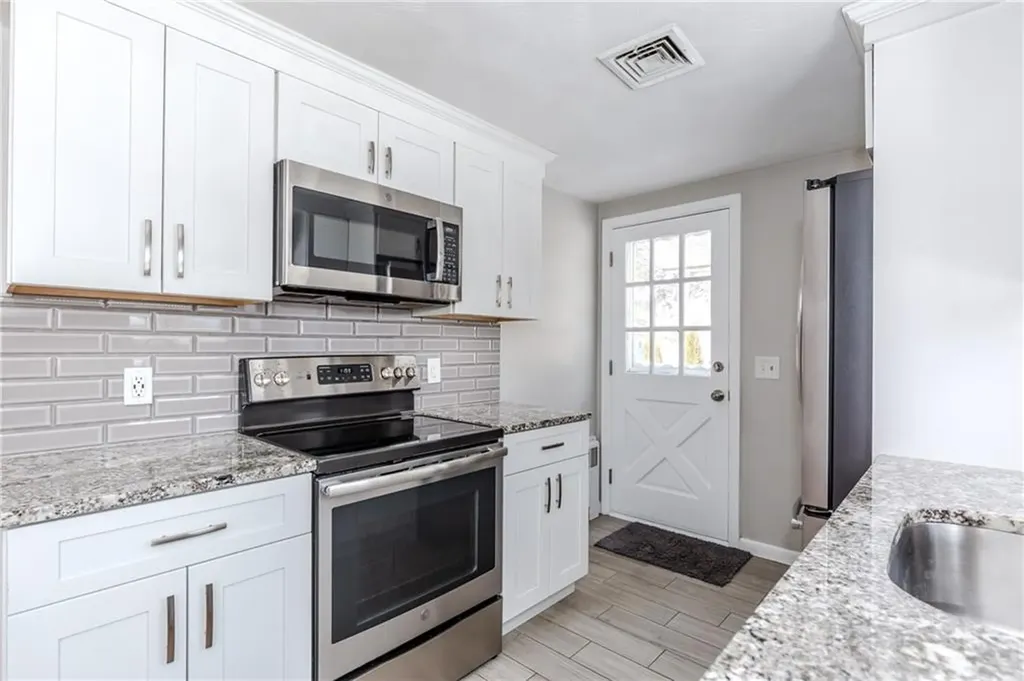 266 Vineyard Road Warwick RI 02889