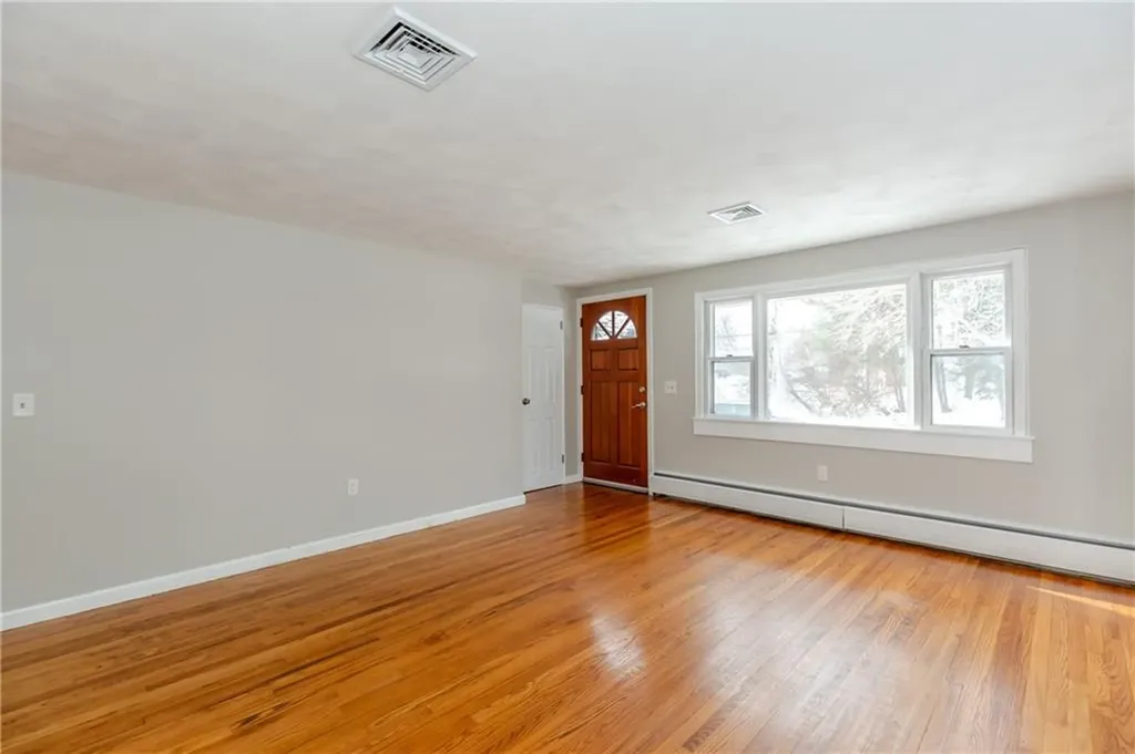 266 Vineyard Road Warwick RI 02889