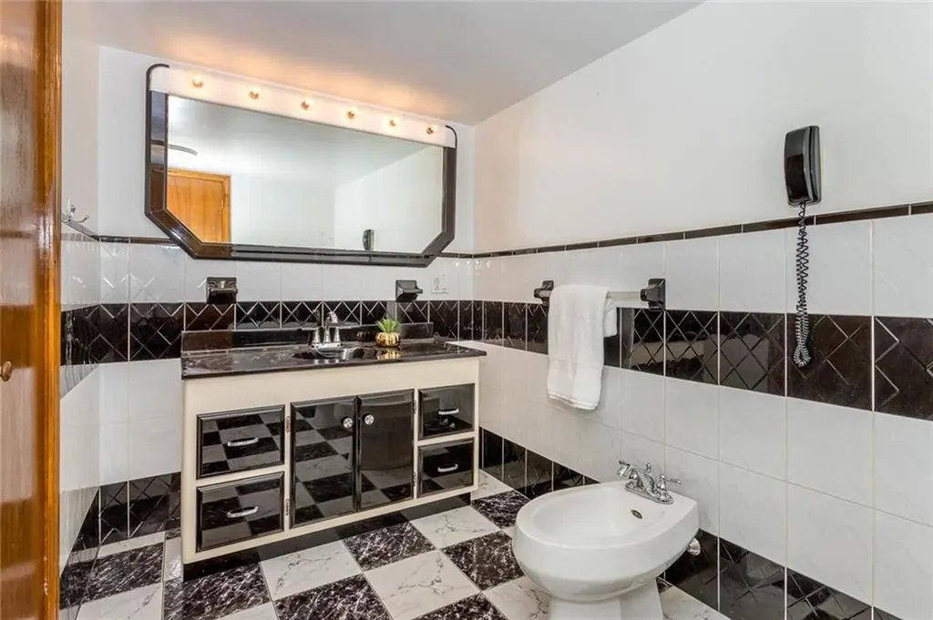 275 Columbus Avenue Pawtucket RI 02861