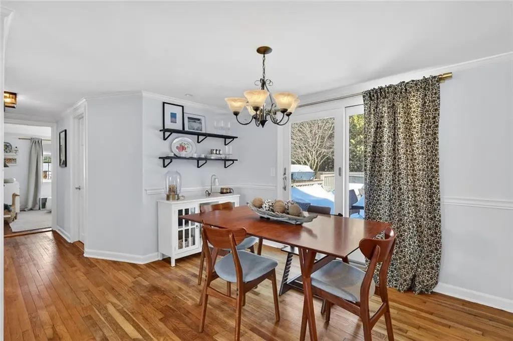 92 Locust Street Portsmouth RI 02871