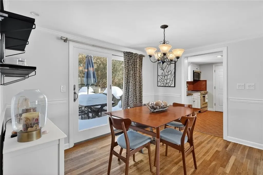 92 Locust Street Portsmouth RI 02871