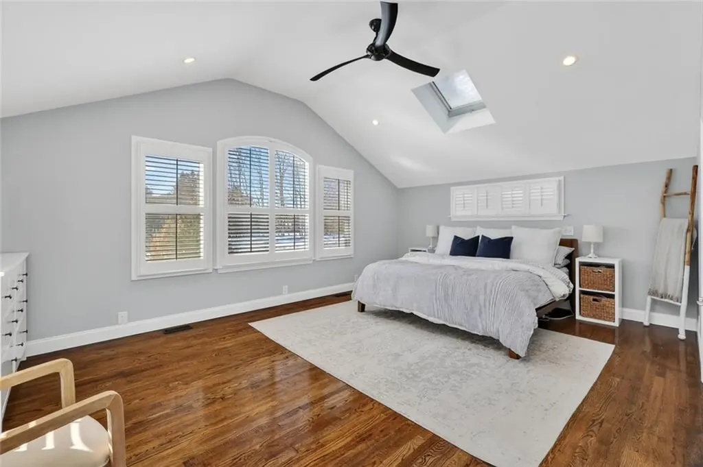 92 Locust Street Portsmouth RI 02871