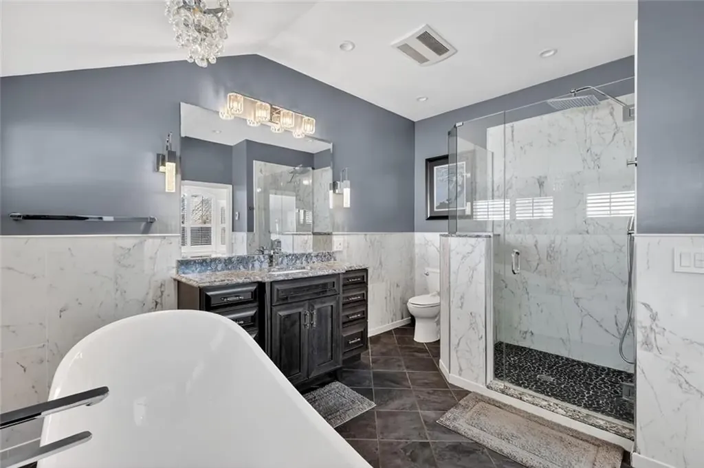 92 Locust Street Portsmouth RI 02871